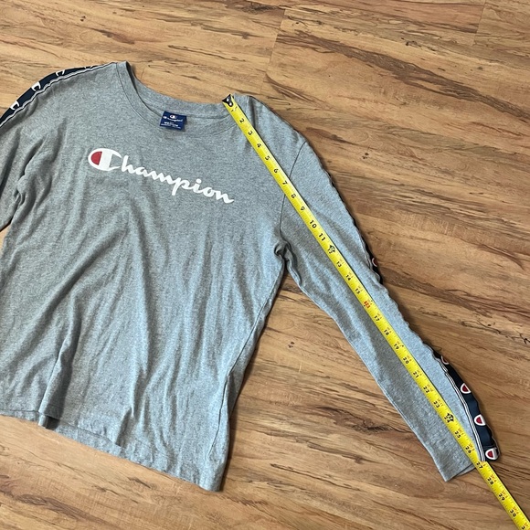 Champion Long Sleeve Tee with Navy Detail Medium Women’s - Picture 5 of 9